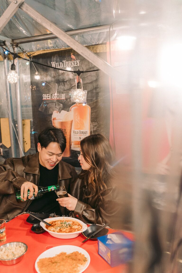 Couple enjoying a casual meal together during a lifestyle photoshoot in Seoul