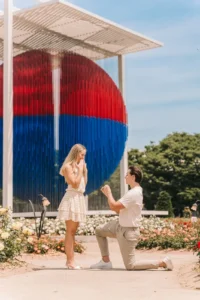 Sequence of a surprise outdoor marriage proposal captured by a Seoul photographer